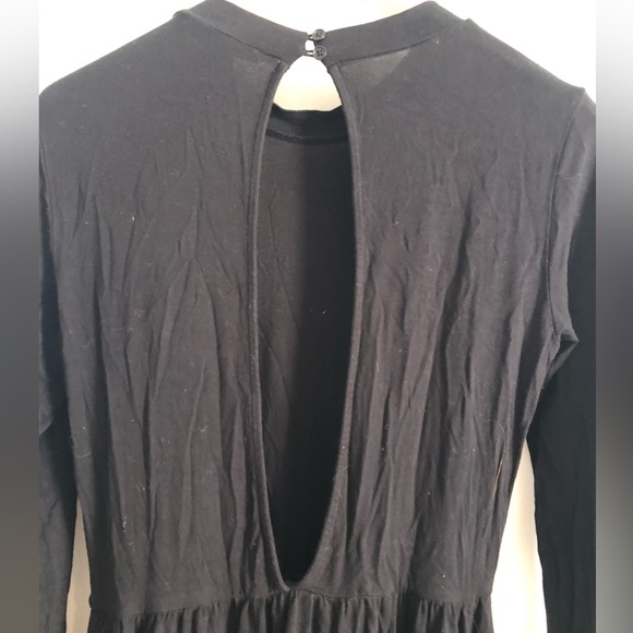 Black Dress - Picture 3 of 4